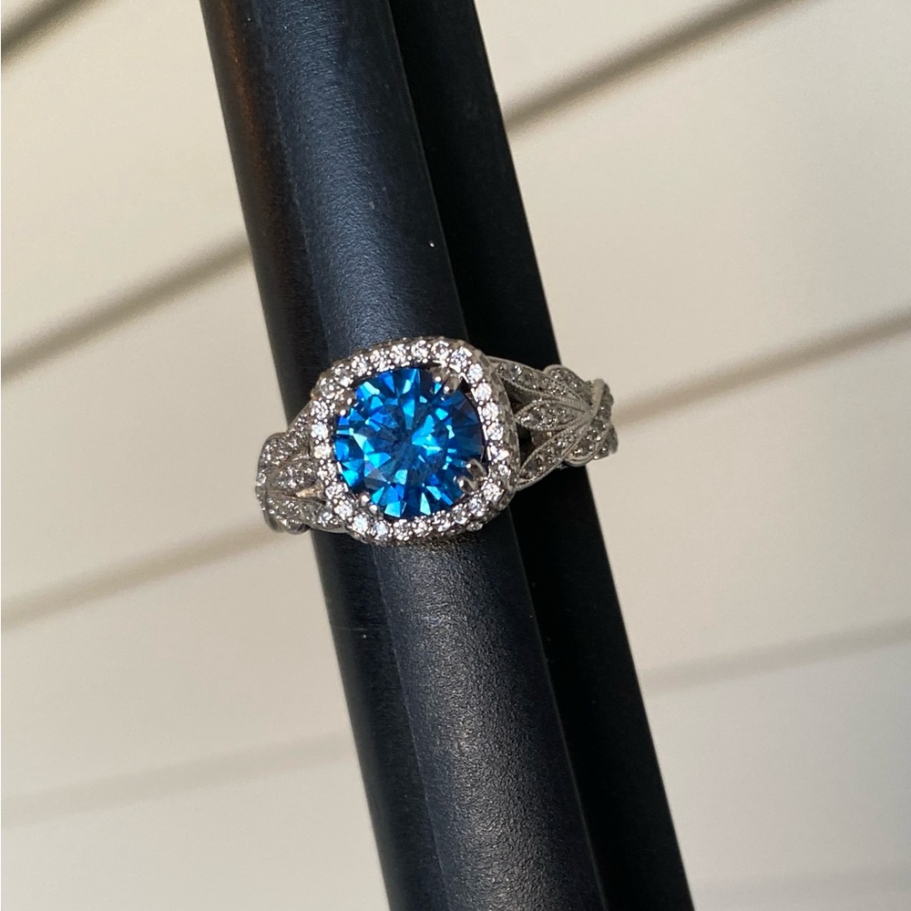 Ring Bomb Party ring sapphire blue size 8.